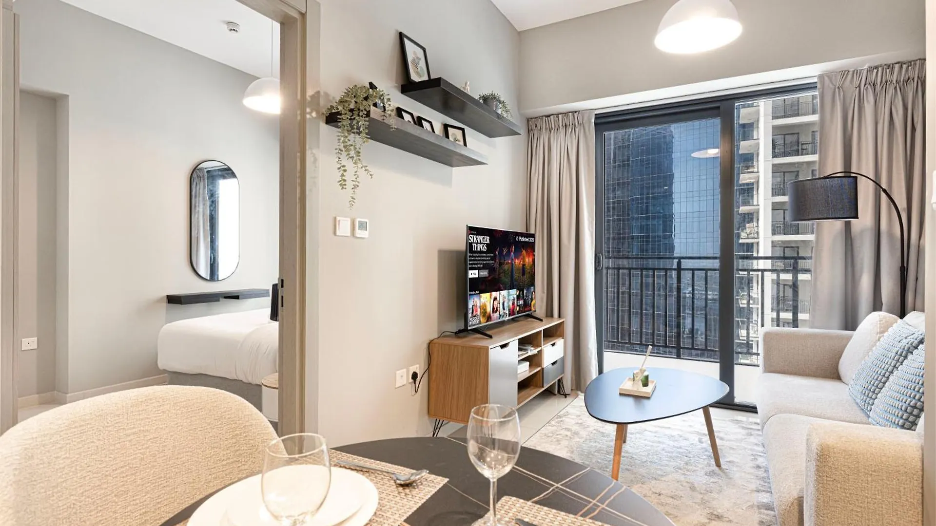 Stunning 1Br With City View - Zada Tower, Business Bay Dubai Apartment