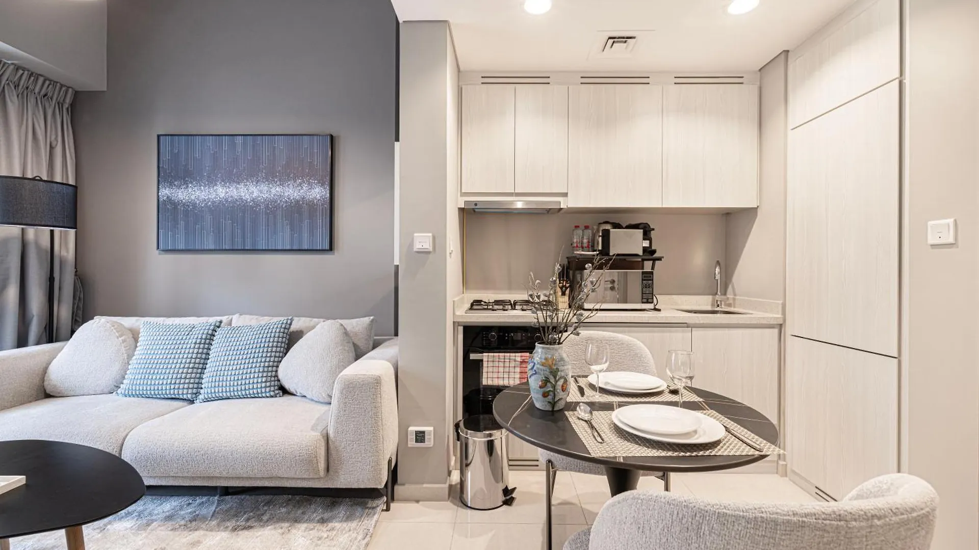 Stunning 1Br With City View - Zada Tower, Business Bay Dubai