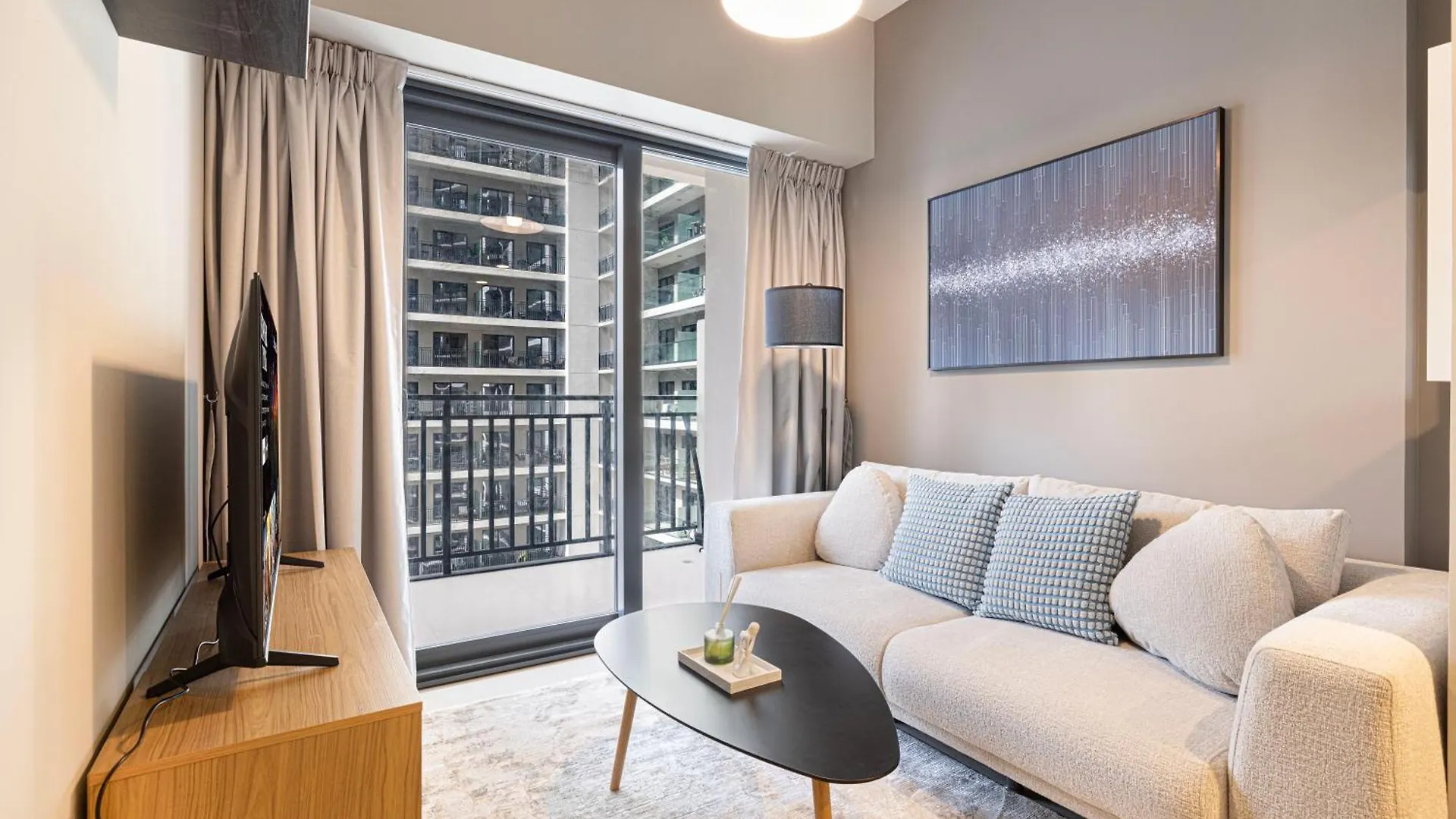 Apartment Stunning 1Br With City View - Zada Tower, Business Bay Dubai